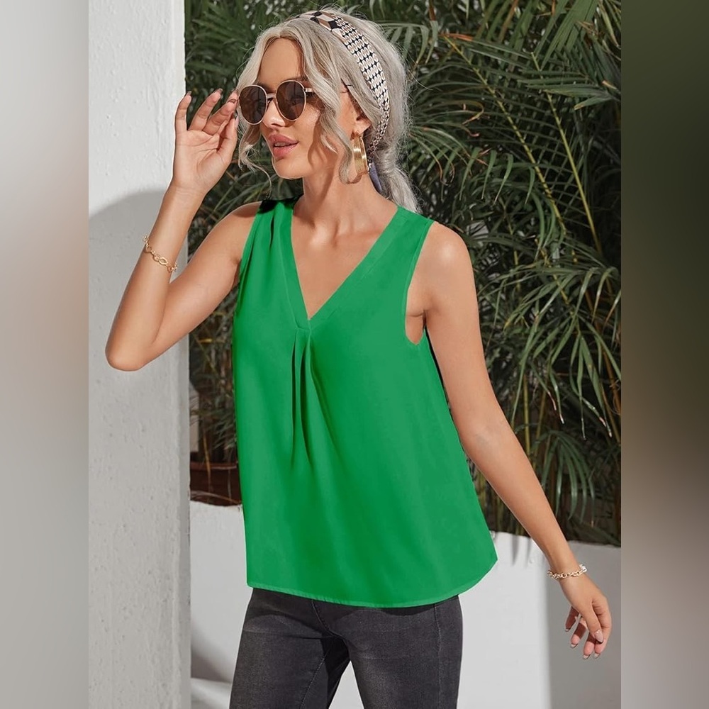 NWT Milumia Boutique Green Sleeveless Top Women’s Size Medium